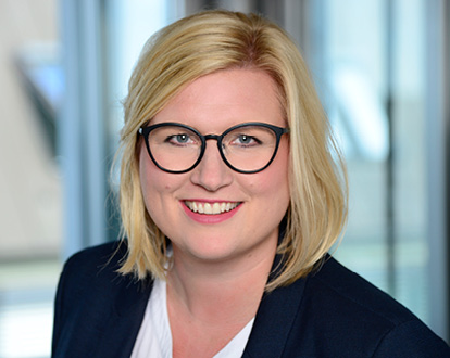 Portraitfoto von Annika Dylong, Head of Consulting and Services, INTREAL Solutions